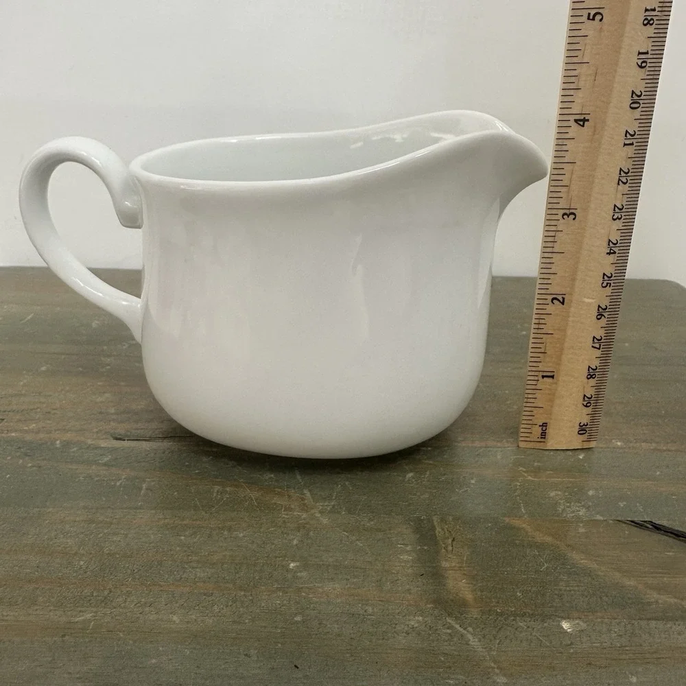 Corning Ware Ceramic White Gravy Boat Creamer Cup Pitcher Container with Handle